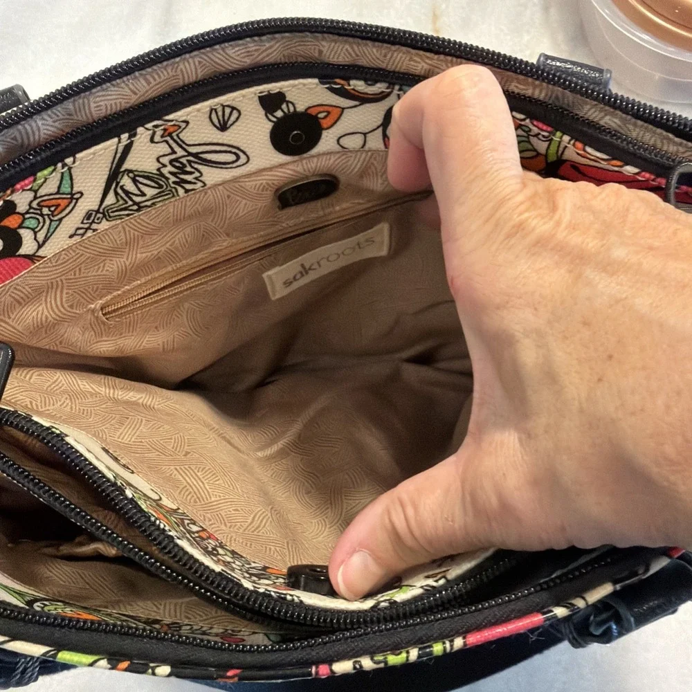 Sakroots Optic Songbird Pattern Bag/purse Rare Style 993 Eight Separate Sections